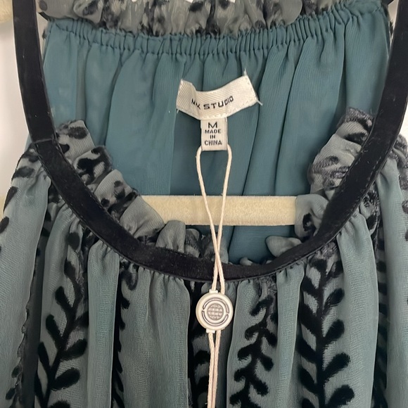 Green and black tank - Picture 3 of 5